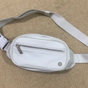 Lululemon Wanderlust Belt Bag - Seal Gray